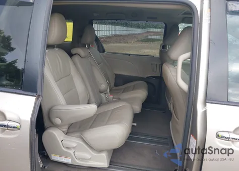 2016 Toyota Sienna Limited 7 Passenger/Limited Premium 7 Passenger/Xle 7 Passenger/Xle 8 Passenger z USA, uszkodzony, nr VIN 5TDYK3DC7GS751705